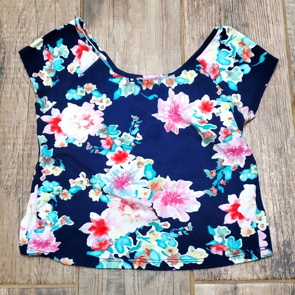 Lush navy blue floral cross back crop top in size XS - Picture 1 of 4